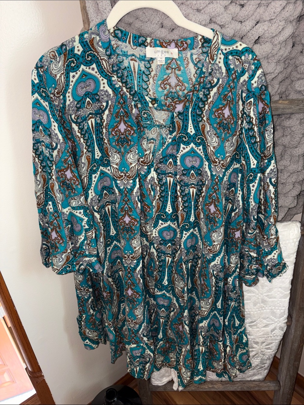 Umgee Teal and White Paisley V-Neck Tunic